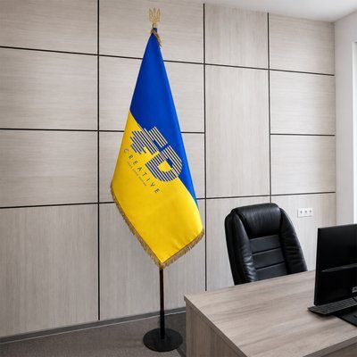 Кабінетні прапори з лого компанії prapor_4кабінетний фото
